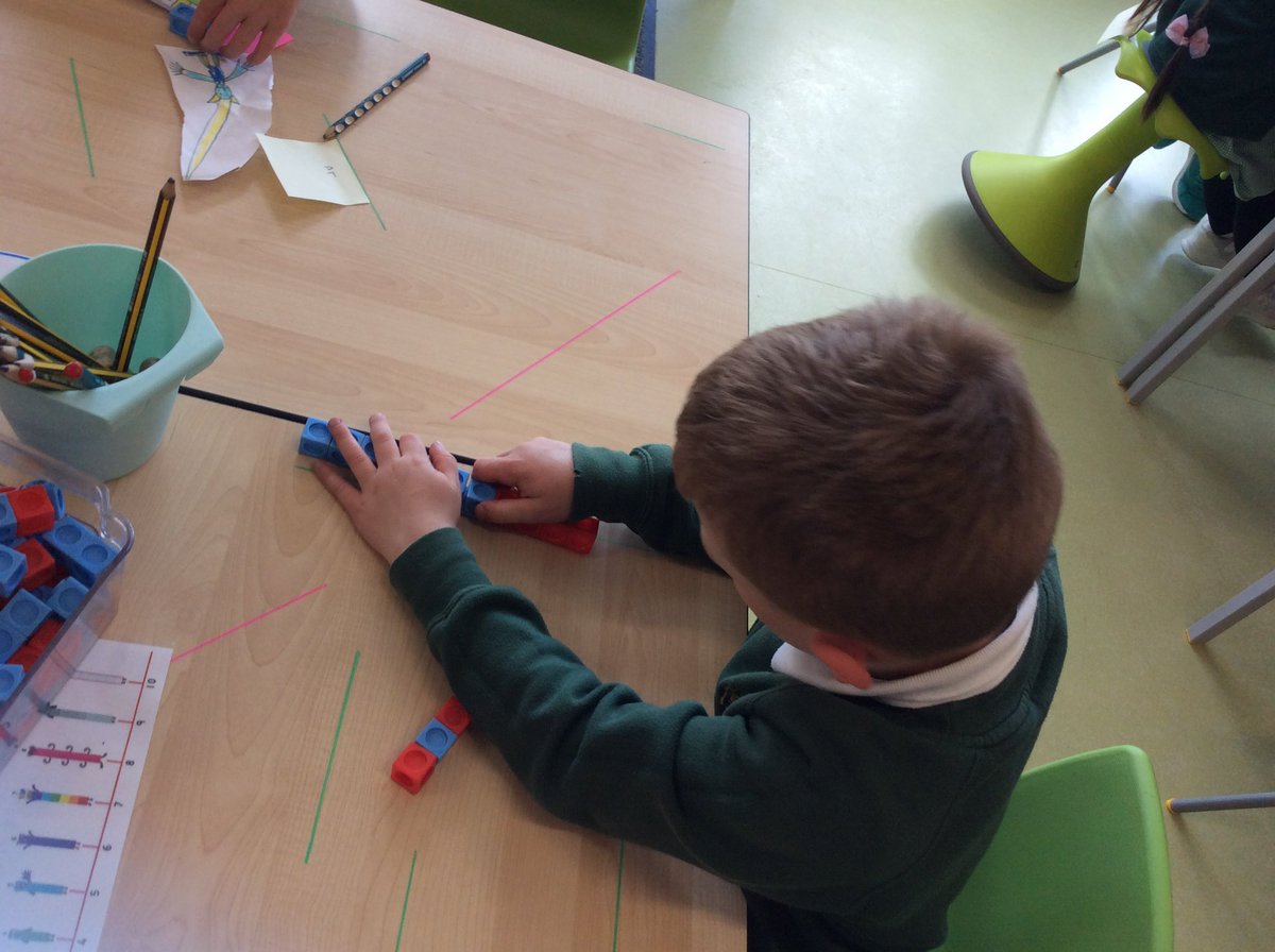 P1a loved having a go at measuring length this week. We compared standard and non-standard units and learned how to measure accurately using a ruler. 📏