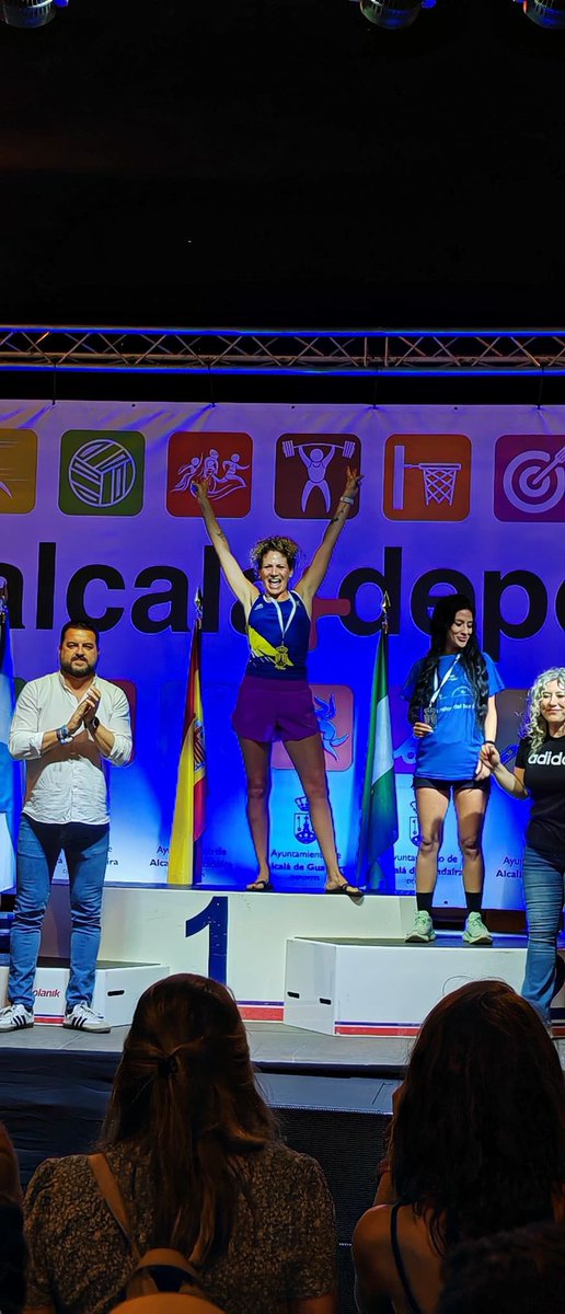 🏃‍♂️🌙 Nuestro equipo de running lo ha vuelto a hacer:
El Club de Tenis Oromana ha brillado en la Carrera Nocturna de Alcalá de Guadaíra, demostrando compromiso, ilusión y un gran espíritu de equipo.

💛💙 Orgullo absoluto de ver nuestros colores recorrer las calles de Alcalá