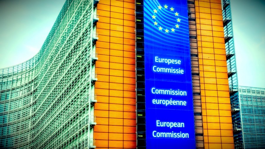 (News-Redaktion) Geheimverträge: EU-Kommission zahlte für Kampagnen gegen eigene Industrie
achgut.com/artikel/geheim…
In Geheimverträgen soll die Brüsseler Behörde sogenannten Umweltverbänden Geldzahlungen für gezielte Kampagnen und Klagen gegen Industrieunternehmen sowie
