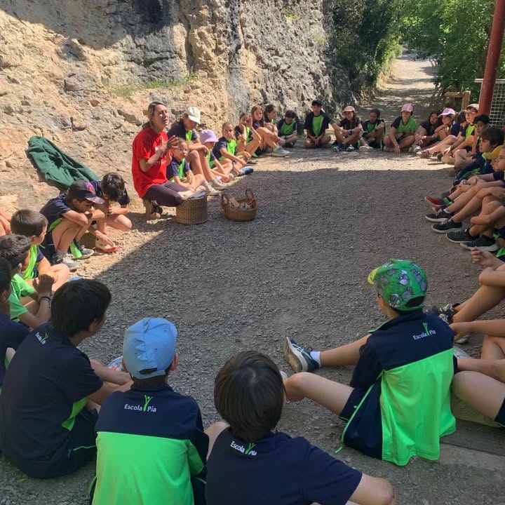 epterrassa's tweet photo. 4t de Primària ha visitat les Coves del Toll! ✨ Han après sobre els nostres avantpassats i gaudit d'un dia fantàstic ple de natura i amistat. #Primaria #Aprenentatge #Convivència #Summem 😊 https://t.co/j1sQ7m64BW