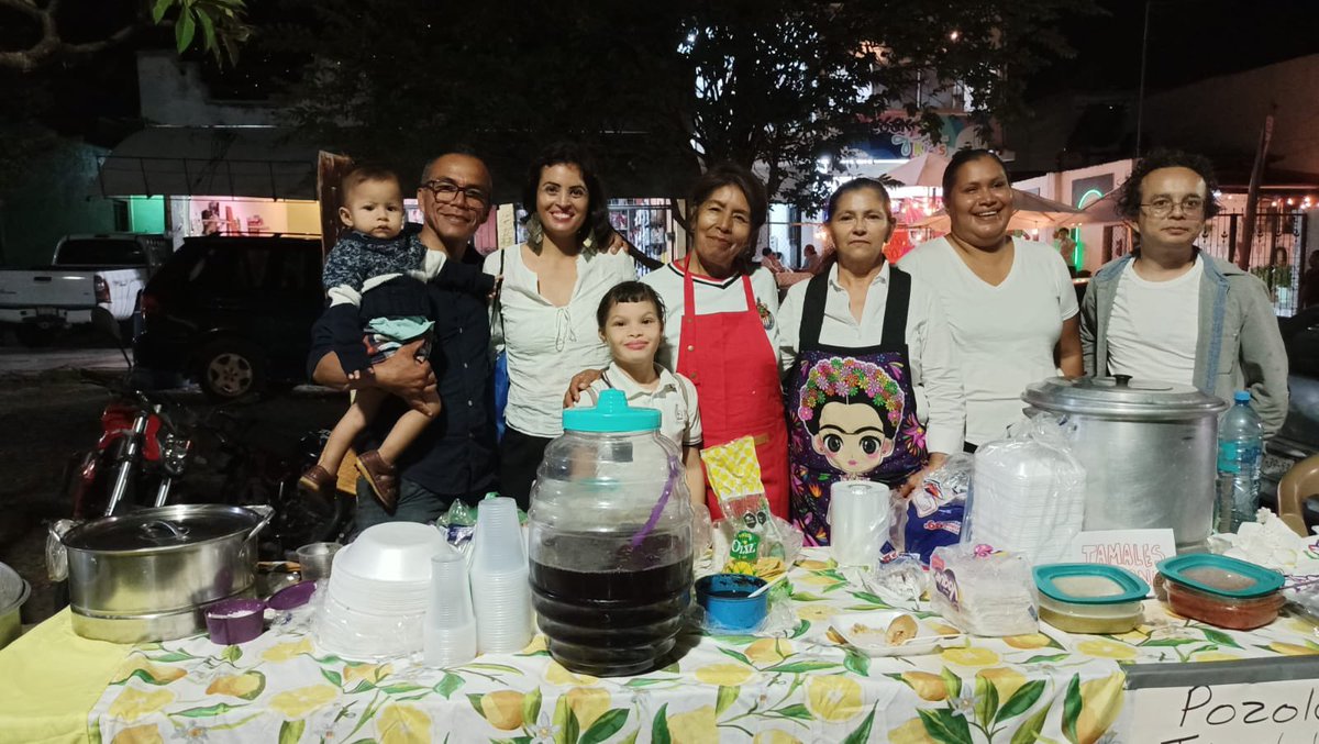 Además de hacer milpa en nuestro colectivo <a href="/DefensaMaizCol/">Frente en Defensa del Maíz</a> se generan micorrizas, relaciones horizontales, humanistas, comprometidas con bien común, larga vida camaradas de utopías, un honor envejecer a su lado luchando, comprobando a diario que en Comunidad otro mundo es posible