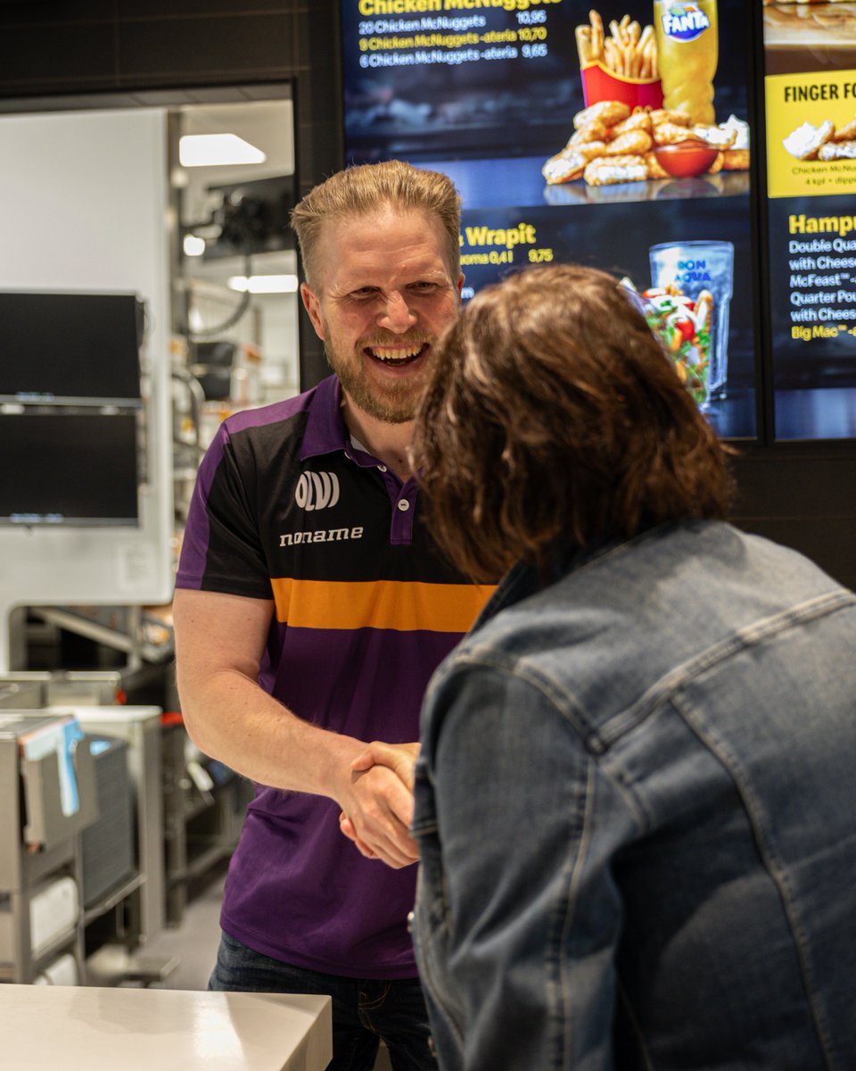 Kajaanin Mäkkärillä juustot liikkuvat hymyssä suin! 😅

📸: Olli Korhonen

#pesis