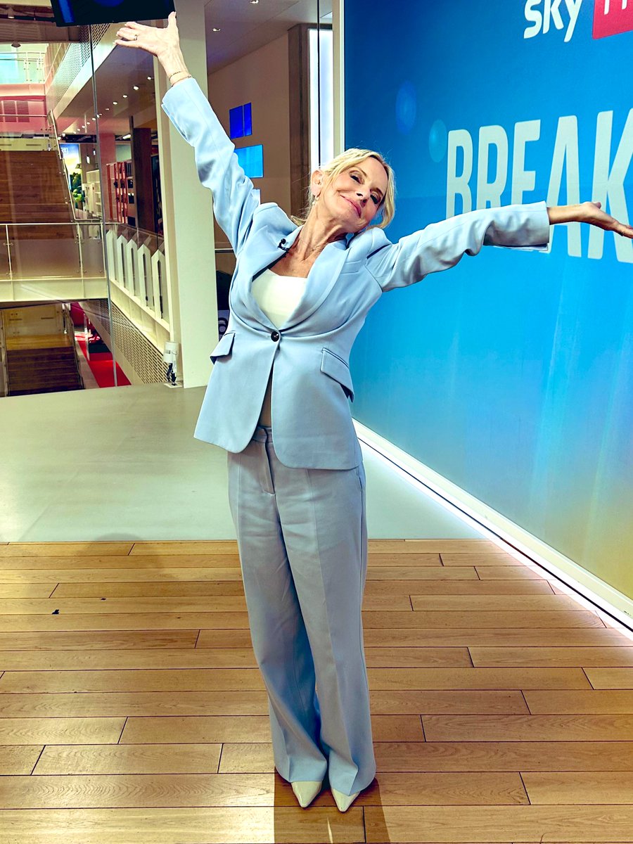 News is in ! After a nervous day yesterday because of my PET scan - results were good - no evidence of disease - NO CANCER on the scan - thank you medicine 💊 the universe 🪐God and anyone else who helped 🙏 - thanks for the messages ♥️ (back in the <a href="/SkyNews/">Sky News</a> studio today) #stage4