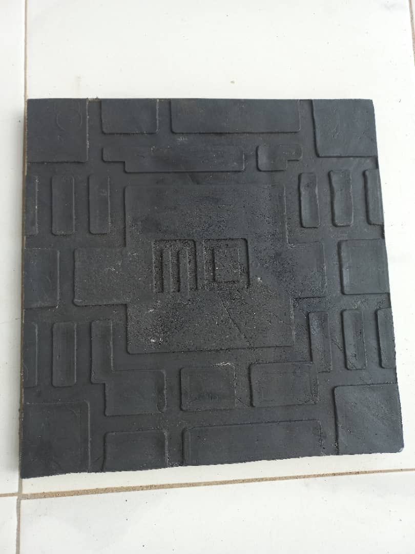 Tiles made from rescued plastics. For the planet. For good.