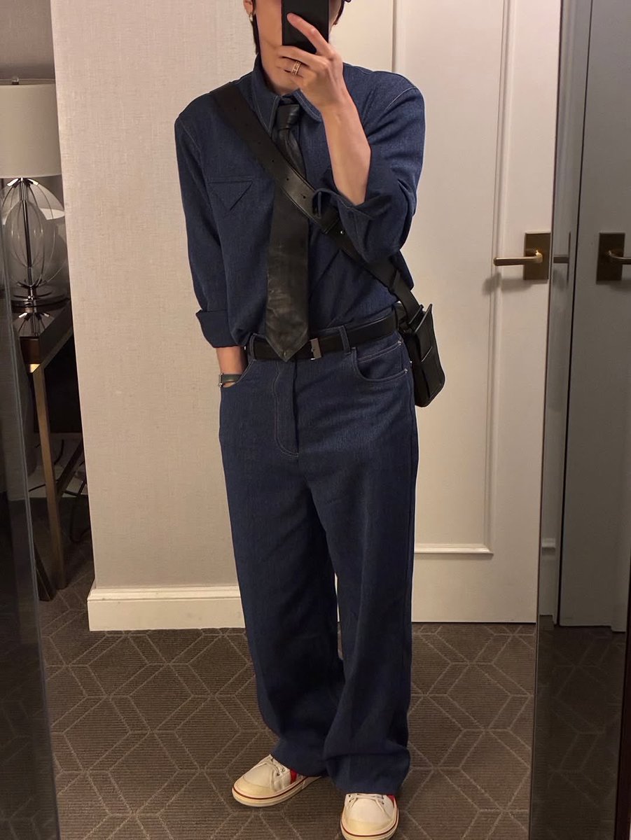 syrnkns's tweet photo. I.N instagram update

👔
👖

#Straykids https://t.co/t2TldDAtos