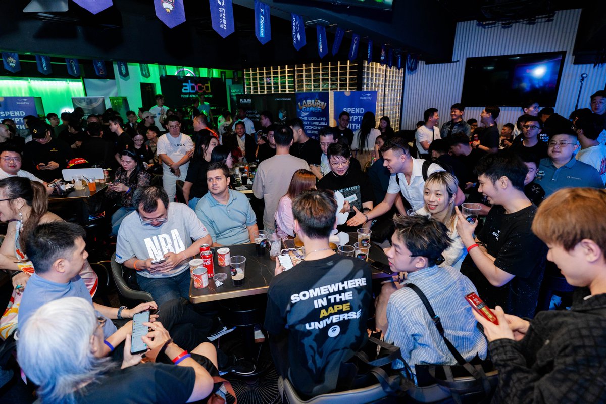 Projectoasisdao's tweet image. 🌏 Project OASIS @ abcd - APAC Blockchain Day 🌐
We were proud to be part of @abcd_web3_ as Silver Sponsor - APAC Blockchain Day, a vibrant gathering of builders, dreamers, and doers in the #Web3 space.
From insightful panels to energetic networking, the event brought together…