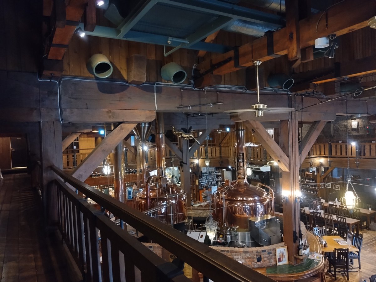 Kobelma's tweet image. 個人的に好きなビールスポットの最高峰にて筆頭 #小樽倉庫ナンバーワン は、空間美と雰囲気、周辺スポットとの相乗効果などの総合点で、やっぱり最高！

シュニッツェルをいただきながら、期間現在ビールを…。個人的好みで、ここで飲むのはピルスナーぐらいですが、大好きです！

#小樽酔いとこ