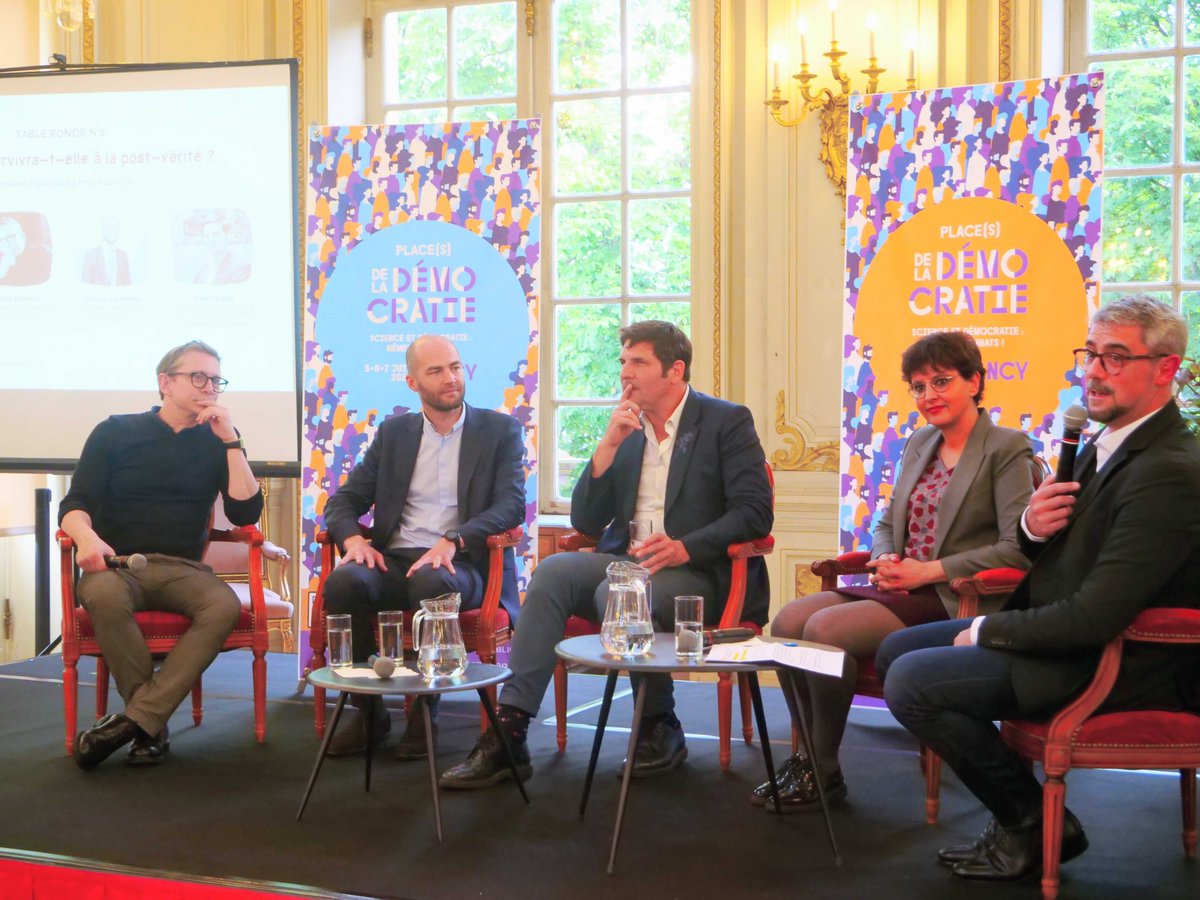 Terra Nova, le think tank (@_terra_nova) on Twitter photo Table ronde
« La science : survivra-t-elle à la post vérité ? »
Face à la post-vérité, une réponse collective s’impose : renforcer l’esprit critique à l’école, réguler les plateformes et soutenir la science indépendante.
Gérald Bronner, <a href="/arnaud_vanneste/">Arnaud Vanneste</a>, <a href="/AlganYann/">Yann Algan</a> et <a href="/najatvb/">Najat Vallaud-Belkacem</a> Table ronde
« La science : survivra-t-elle à la post vérité ? »
Face à la post-vérité, une réponse collective s’impose : renforcer l’esprit critique à l’école, réguler les plateformes et soutenir la science indépendante.
Gérald Bronner, <a href="/arnaud_vanneste/">Arnaud Vanneste</a>, <a href="/AlganYann/">Yann Algan</a> et <a href="/najatvb/">Najat Vallaud-Belkacem</a>