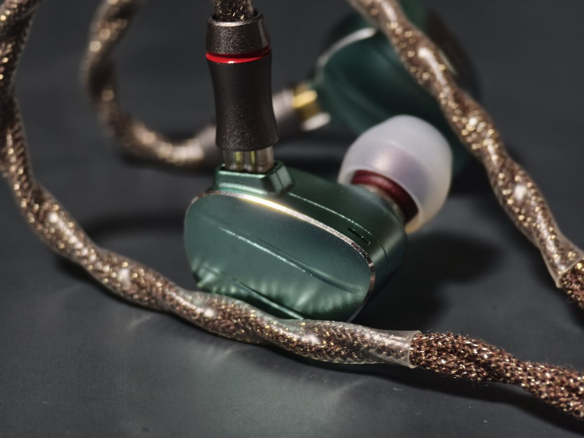 今日はBQEYZ CLOUD

見通しの良いカラッとした音場広めの音で好き好き🥰