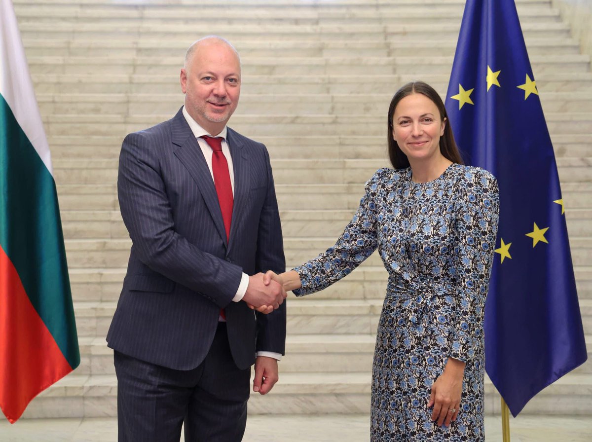 Eva Maydell (Paunova) (@evamaydell) on Twitter photo As <a href="/Europarl_EN/">European Parliament</a> rapporteur on 🇧🇬 Eurozone readiness, I met PM <a href="/R_JeliazkovPM/">Rossen Jeliazkov</a> to discuss fiscal stability, institutional coordination & upcoming info campaign.
<a href="/EU_Commission/">European Commission</a> & <a href="/ecb/">European Central Bank</a> confirmed Bulgaria meets all criteria – now my task is to secure EP support for this next step. 🇪🇺 As <a href="/Europarl_EN/">European Parliament</a> rapporteur on 🇧🇬 Eurozone readiness, I met PM <a href="/R_JeliazkovPM/">Rossen Jeliazkov</a> to discuss fiscal stability, institutional coordination & upcoming info campaign.
<a href="/EU_Commission/">European Commission</a> & <a href="/ecb/">European Central Bank</a> confirmed Bulgaria meets all criteria – now my task is to secure EP support for this next step. 🇪🇺