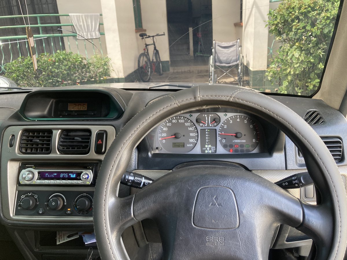 ThatG4184's tweet photo. @Caradvicekenya Mitsubishi Pajero IO GDI 
YOM 2000 
2000CC petrol 5speed automatic 
145k mileage 
Original paint and accident free 
Cream seats with grey interior 
Mombasa 600k
For more information please inbox https://t.co/7B7gu4xq7M