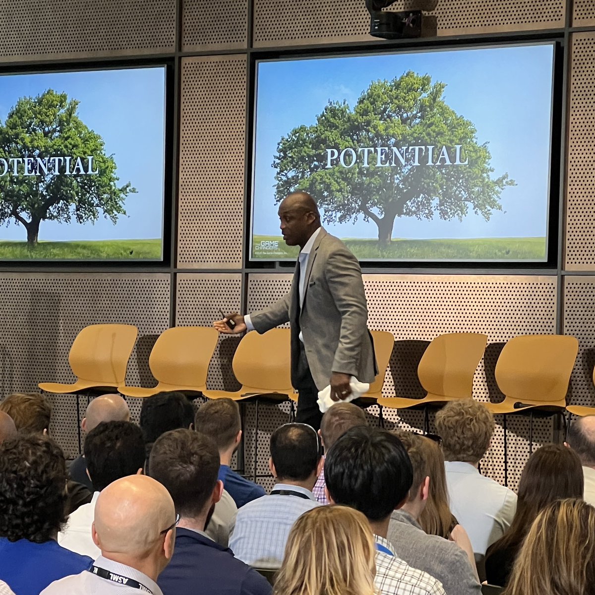 EricLBoles's tweet image. Had the privilege of joining ASML for Global Manufacturing Day—an incredible celebration of innovation, leadership, & collaboration.
The theme “Dare 2 Share” says it all: innovation thrives when we have the courage to share, challenge, & grow together. Feeling grateful!