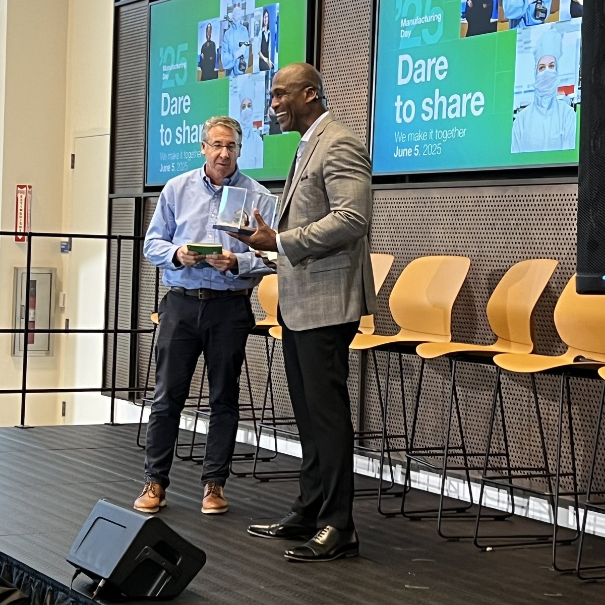 EricLBoles's tweet image. Had the privilege of joining ASML for Global Manufacturing Day—an incredible celebration of innovation, leadership, & collaboration.
The theme “Dare 2 Share” says it all: innovation thrives when we have the courage to share, challenge, & grow together. Feeling grateful!