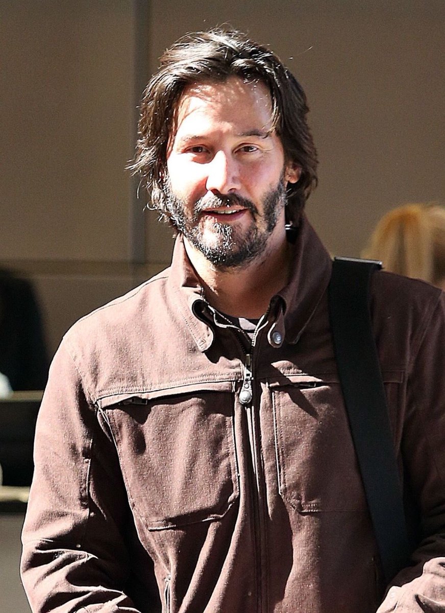 KeanuReeve0466's tweet image. “Rocking the rugged look with style! ✌️ #CoolVibes #Fashion”