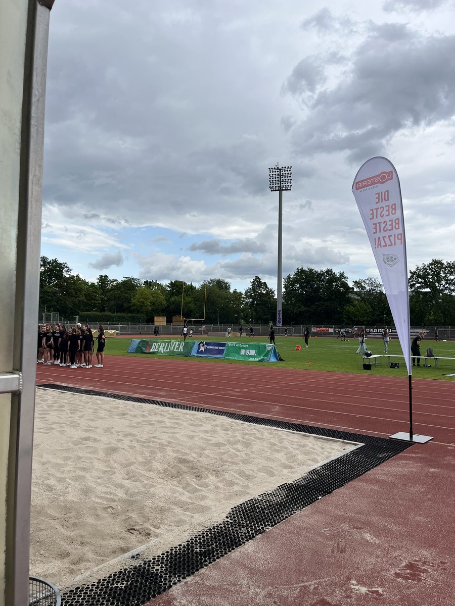 Just got back to Germany yesterday from my college tour in the U.S went to practice jetlagged and now I’m ready for today’s Gameday 🔥💯🤙🏽