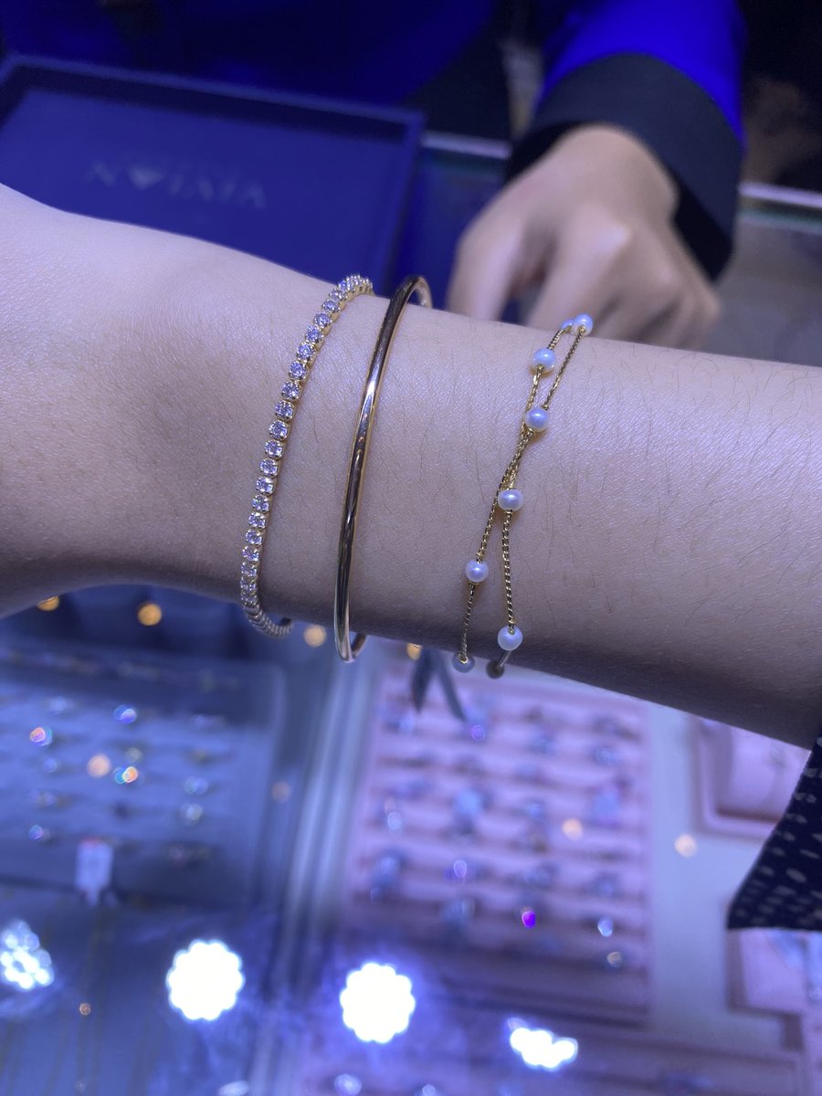 Bbyyyyya's tweet photo. Ada yg cari bracelet Aurum.lab yang pearl 2 layer ga? Aku mau jual ini beli di event bukan di onlinenya jadi kalau dijual lagi potongannya gapake persenan kaya di onlinenya, tapi potongan toko mas biasa per gram. Kalau ada yang mau dm ya #perhiasan #jewellery #bracelet #gelang https://t.co/Sl8fHIz7A3