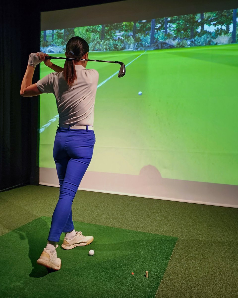 Take your swing indoors at Tam O’Shanter Golf Course with our state-of-the-art golf launch monitor that uses advanced radar technology to provide precise data on ball flight and club performance. 

toronto.ca/golf