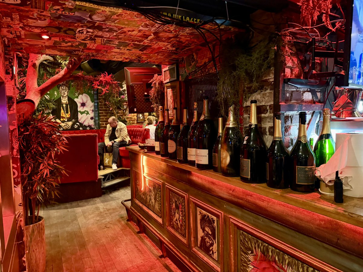 #jupiler #belgian #beer in a French #letouquet Bar @limpasseletouquet Can only be a great place  #france #belgianbeer