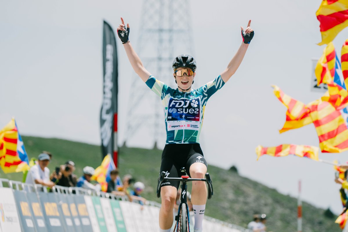 👑𝐓𝐡𝐞 𝐪𝐮𝐞𝐞𝐧 <a href="/demivollering/">Demi Vollering</a> conquers the monstrous  Coll de Pal!

⛰️Coll de Pal <a href="/SnowLaMolina/">La Molina</a> porta el nom de Demi Vollering!

#VoltaCatalunya