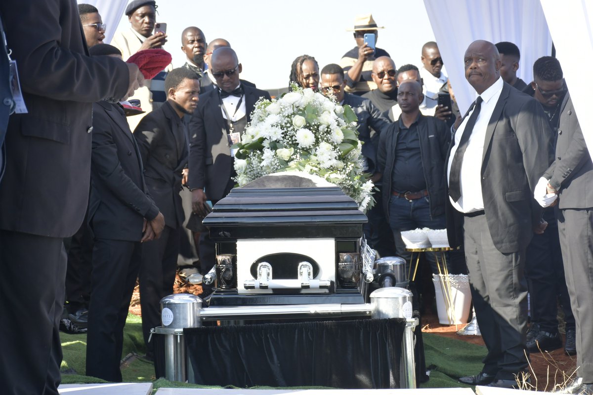 Loved ones gather to bid a final farewell to actor Presley Chweneyagae, celebrating his life and legacy in South African arts and culture as he is laid to rest.

Read more: <a href="/DailysunCelebs/">Daily Sun Entertainment News</a> <a href="/dailysunsa/">Daily Sun</a> 

#RIPPresleyChweneyagae Cobrizi The River