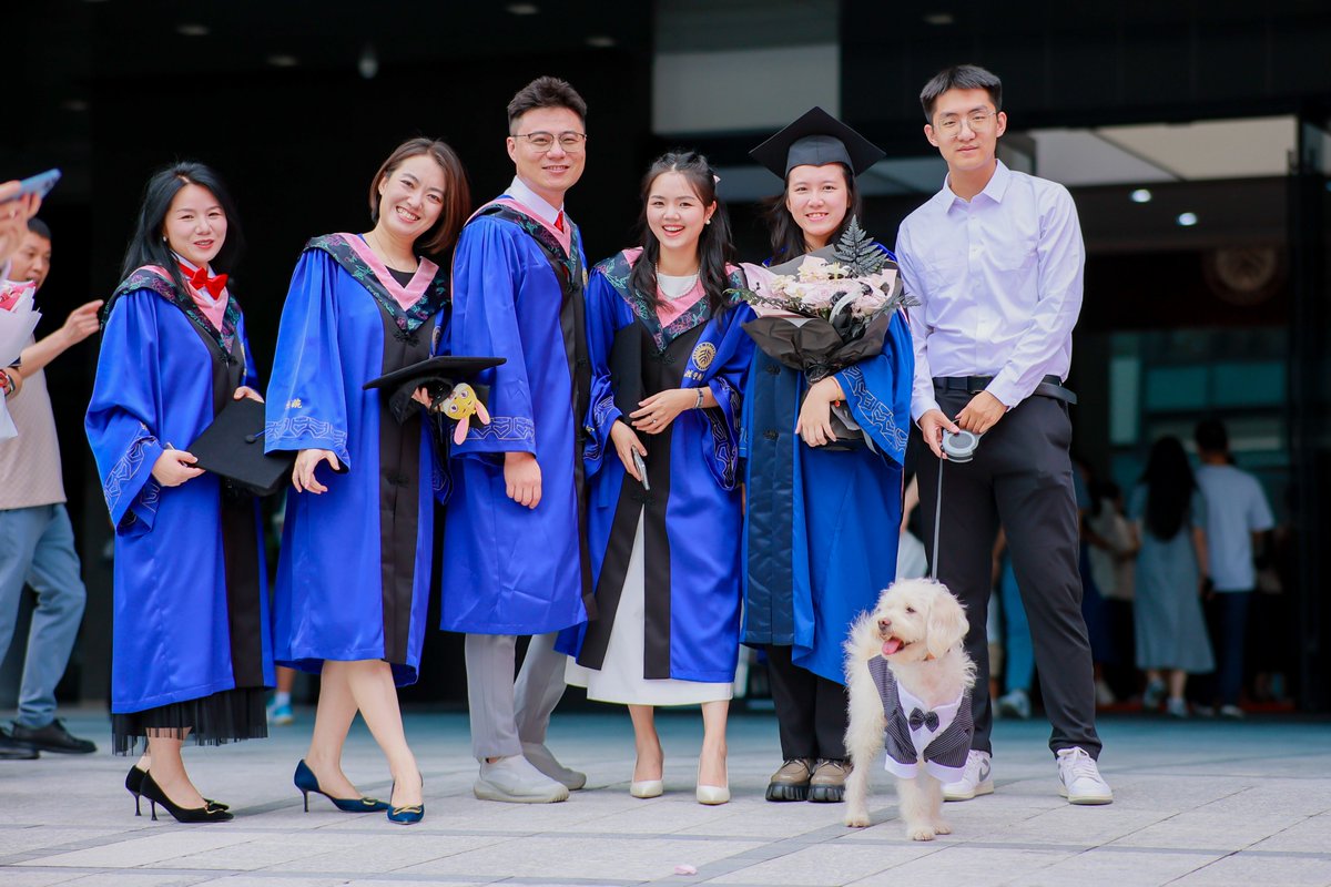 PKU1898's tweet photo. They came, they learned, they're ready to LEAD! ๐โจ
Drop a ๐ฅ if you're proud of our #PHBS #ClassOf2025!
#PKUGraduation2025 @pku_phbs https://t.co/M9R5SWovjl
