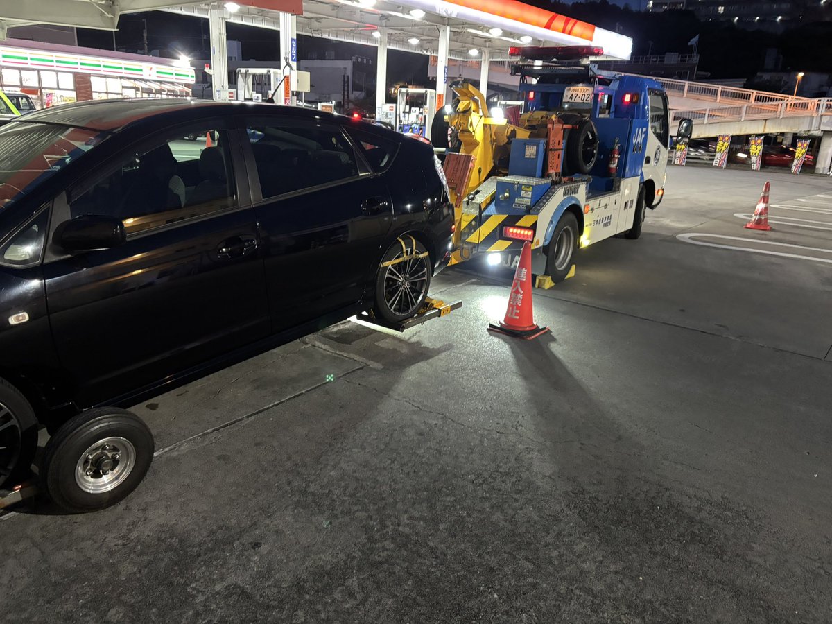 Shuri_bakaushi's tweet photo. プリウスのエンジンが急にかからなくなってしまった…
補機バッテリーが原因では無さそうだし、一体なんなのか…😖 https://t.co/NxoSFODtB6