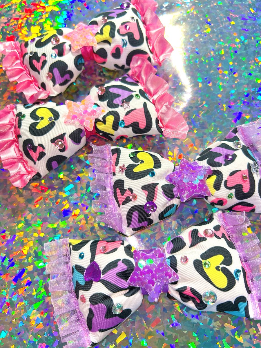 __irodol__'s tweet photo. ぎゃうリボン第2弾ッ🌈💖🎀✨
ｷﾞｬﾙｷﾞｬﾙに作りました🌺✌🏿
インスタにて先行販売開始しました🩷💛

来月は #デザフェス　に出店します💖
7/5〜7/6 🩷東京ビッグサイト💛
南館4階🩵Q350-Q351💚 https://t.co/ifr2aWSUHF