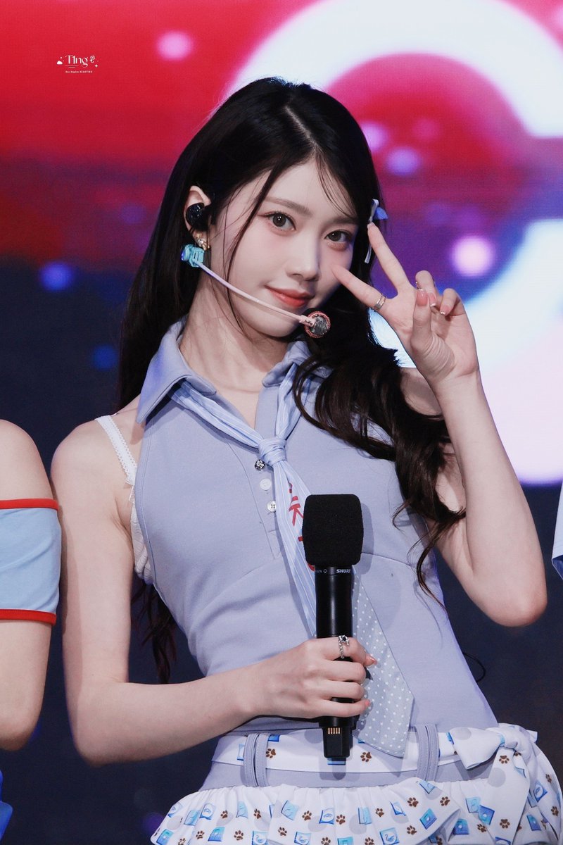 she's so princess today 🎀