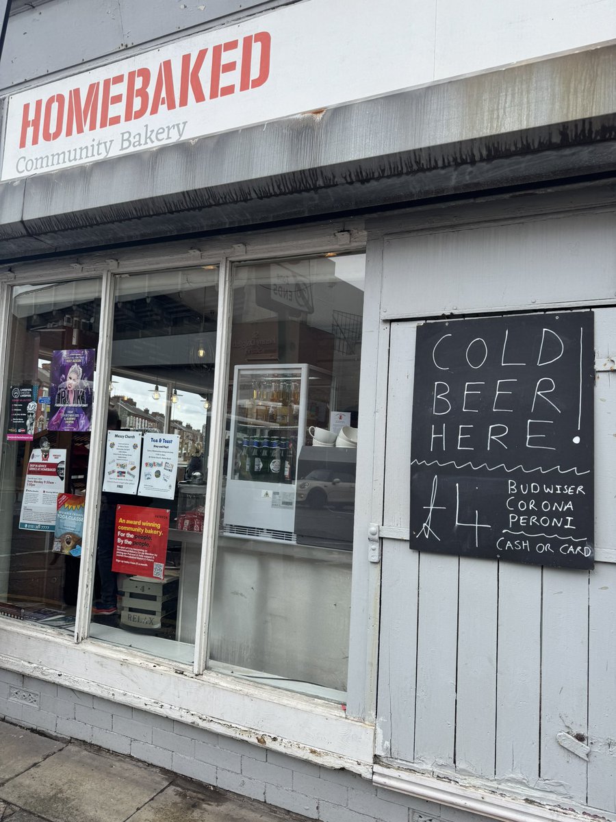 HomebakedBakery's tweet image. Ovens are full 🥧
Fridges are stocked🍻

It’s time for Night 2 of the Boss &amp;amp; The E Street Band🇺🇸

The Pie Hole will be open to get you served quicker before the concert following feedback from the other night! 

#BuyLocal and support our local community owned bakery❤️