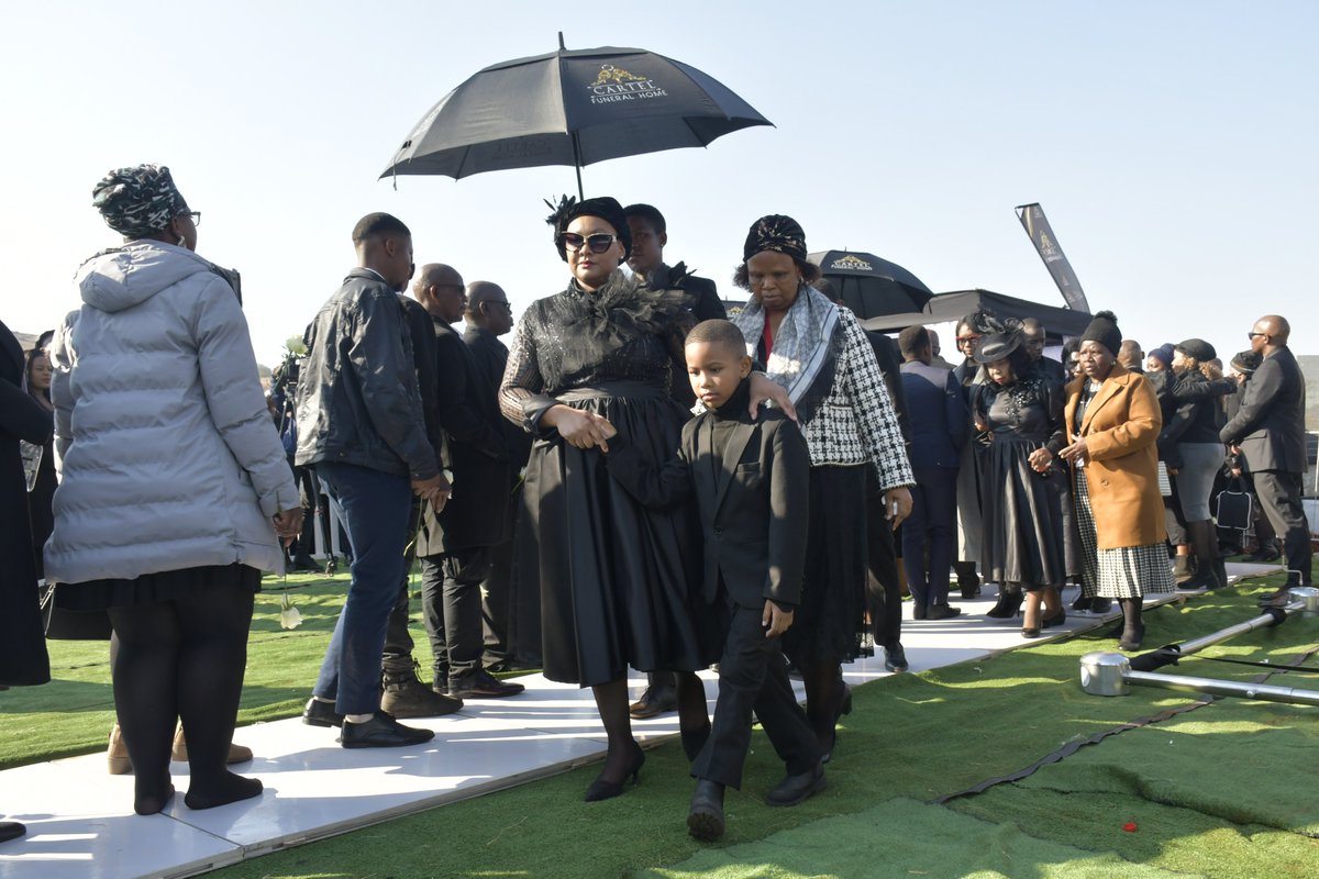 Presley's wife, Charlaine Chweneyagae, was overcome with emotion and could not hold back her tears as his coffin was lowered into the ground.

Read more: <a href="/DailysunCelebs/">Daily Sun Entertainment News</a> <a href="/dailysunsa/">Daily Sun</a> 

#RIPPresleyChweneyagae Cobrizi TheRiver Tsotsi #Funeral