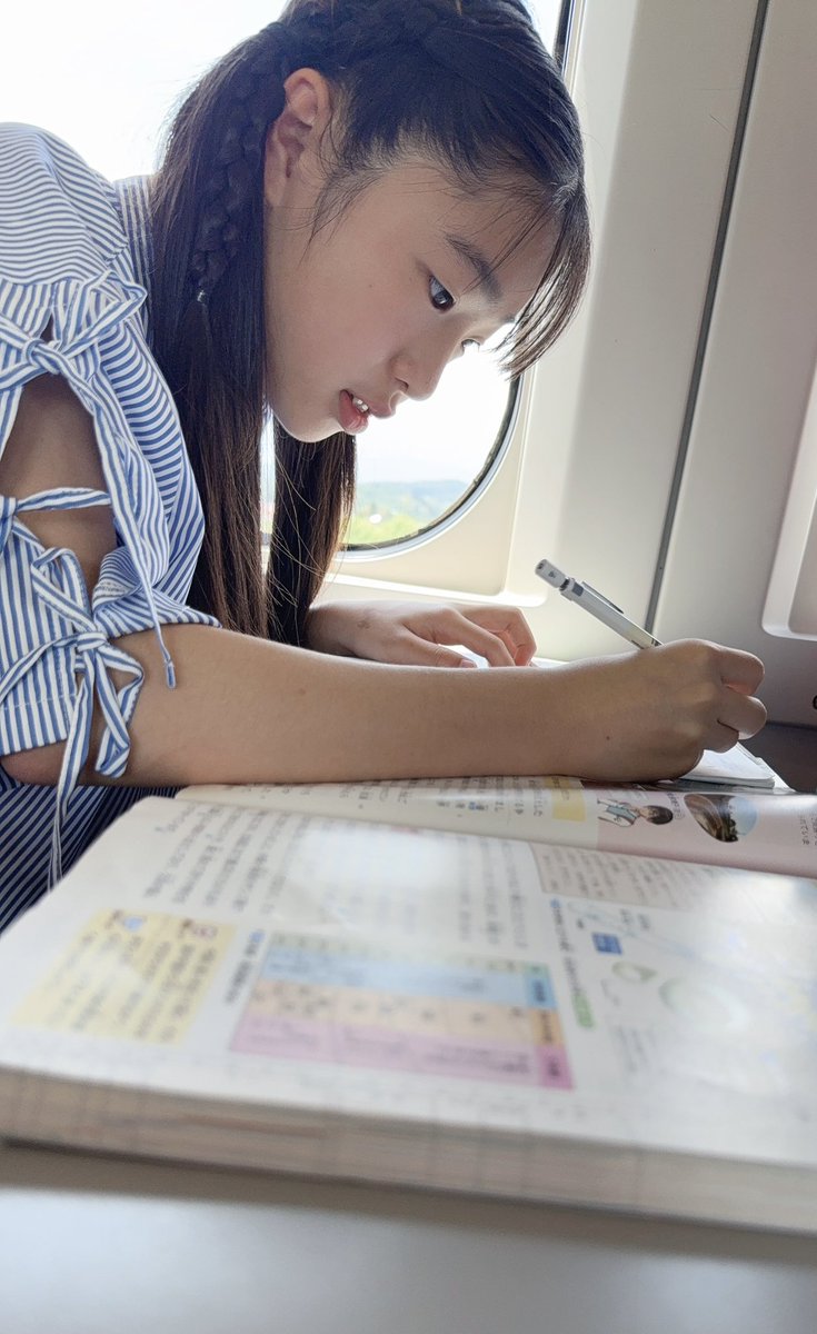 中学生初の期末テストがもうすぐ✏️
新幹線も、ホテルでも、頑張るー。

そして明日は劇場入り☀️
「#星の降る時 」15時開演⭐️
楽しみです✨

早く寝たら、早く明日になる❣️

#山形 #やまぎん県民ホール 
#PARCOSTAGE