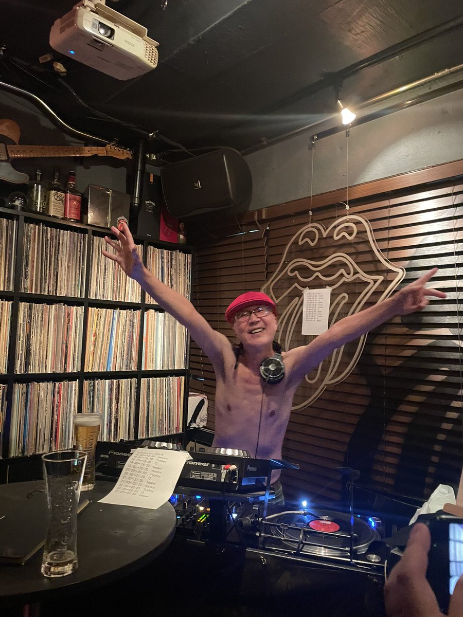 jprlp003's tweet photo. やっとお脱ぎになりました🤣

#drivemedown https://t.co/6b8d1n9wHq