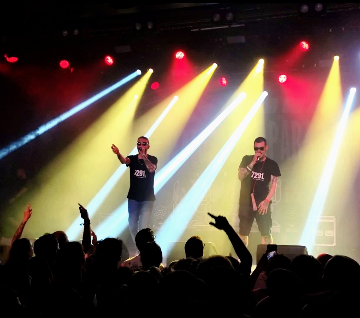 En su último concierto en Madrid, los <a href="/chikosdelmaiz/">Los Chikos del Maíz ⚒️</a> no dudaron en ponerse la camiseta 7291 

Honor a sus reivindicaciones.
Gloria eterna a sus canciones.

*LA MAZORKA ES PARA SIEMPRE 🌽