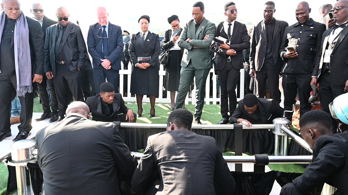 The coffin of the late #PresleyChweneyagae is gently lowered into the ground, marking his final resting place.

Read more: <a href="/DailysunCelebs/">Daily Sun Entertainment News</a> <a href="/dailysunsa/">Daily Sun</a> 

#RIPPresleyChweneyagae Cobrizi TheRiver