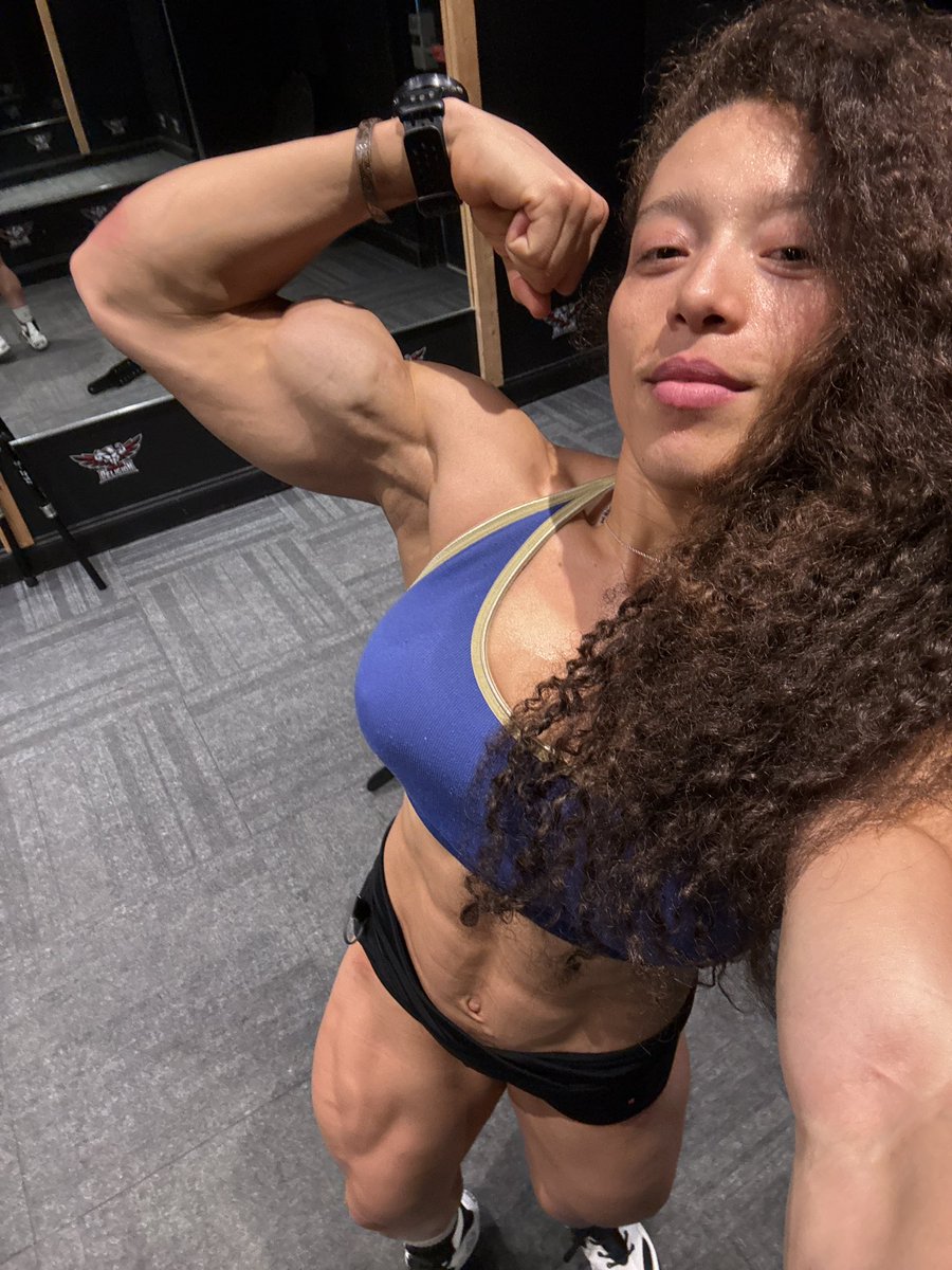 Flexis

Workouts/merch and profits for flexis at shreddedgains.com

Amazon wishlist gifties

amazon.com/hz/wishlist/ls…

All my platforms

beacons.ai/carolynefit/