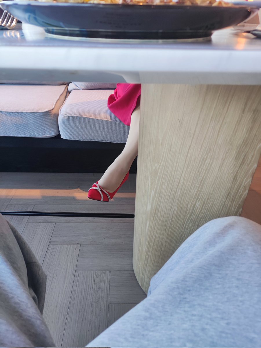 少妇每次约完我，回家就会虐她老公，只是她老公本来就不行，现在就更不行了，从淫妻到绿帽再到现在绿奴，她老公在家里一点地位都没有，每天都会和我哭诉一下，但是我发现她老公开始享受了，没办法只能给她老公带更多的帽子。 https://t.co/qcUiDGFy1u