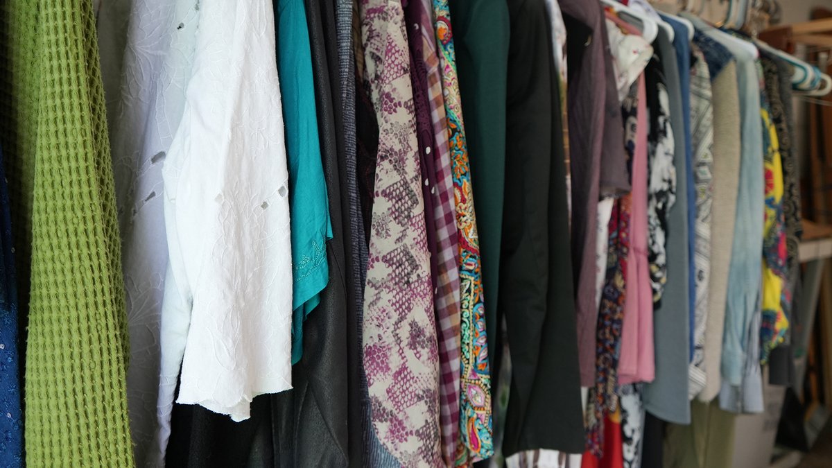 HeightsMN's tweet photo. Looking to add to your wardrobe? You'll never know what you'll find today, June 7, at the 2025 Columbia Heights Citywide Garage Sale!

🔗 | https://t.co/kNMWhrVkrt

#ColumbiaHeightsMN https://t.co/S5hn7m8Nch