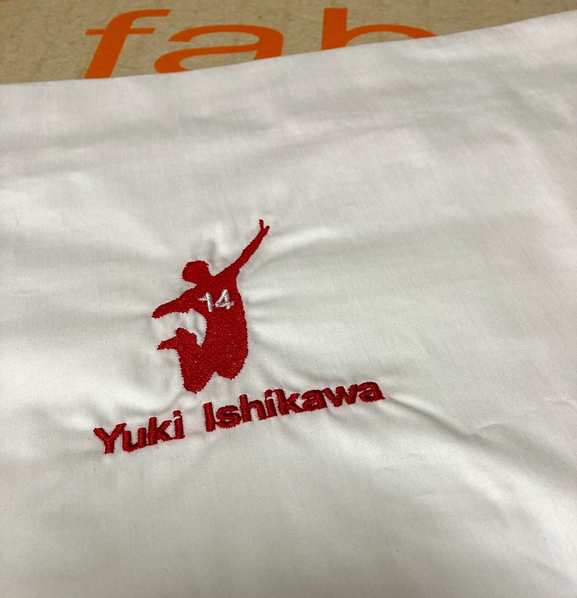 usagi12510's tweet image. fabeの枕が届いてました！
残念ながらサインはなかったです。
刺繍付き枕カバーはかわいいケースに入っていて嬉しかったです。
#fabe
#石川祐希
