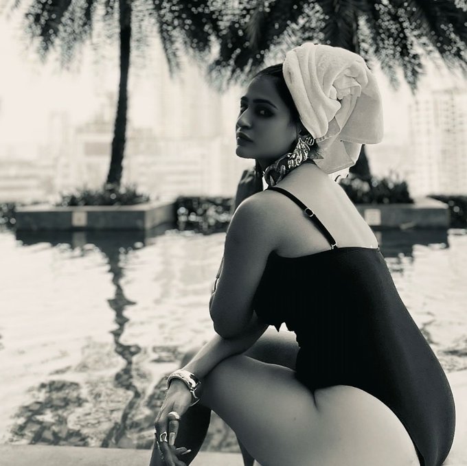 Gs17I6taQAAogNy?format=jpg&name=small