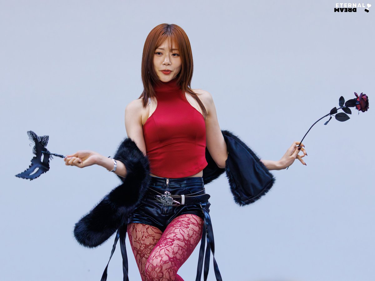 250531 HQ ktown4u fansign 

JIU ❤️‍🔥

#유아유 #UAU
#지유 #JIU
#드림캐쳐 #Dreamcatcher