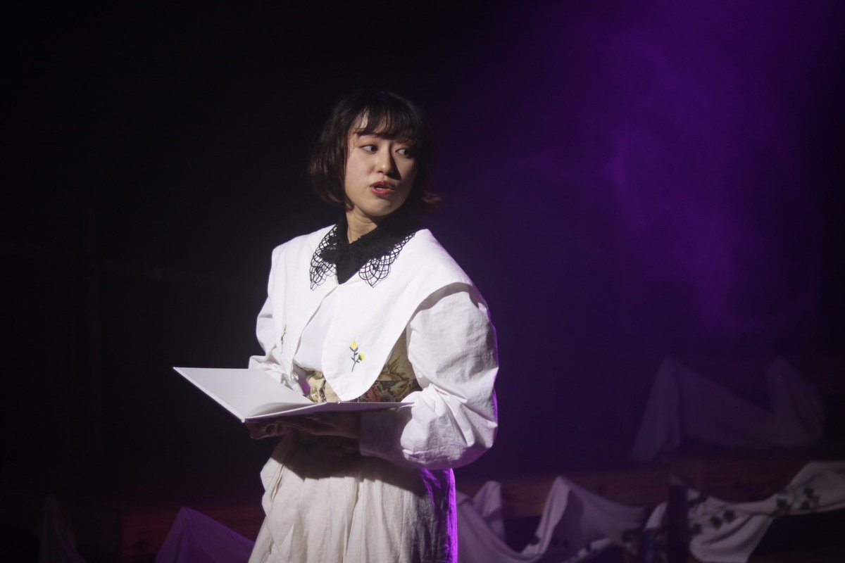 🌿3日目終了🌿

たくさんのご来場ありがとうございました！
明日、6/8(日)は2ステージです。

🍀昼の公演
開場　13:30
開演　14:00

🍀夜の公演
開場　18:30
開演　19:00

上演時間　約110分

劇場でお待ちしてます。

◯ご予約
ticket.corich.jp/apply/376231/
(撮影　八雲朔)

#野ざらしの懺悔　#早大劇研