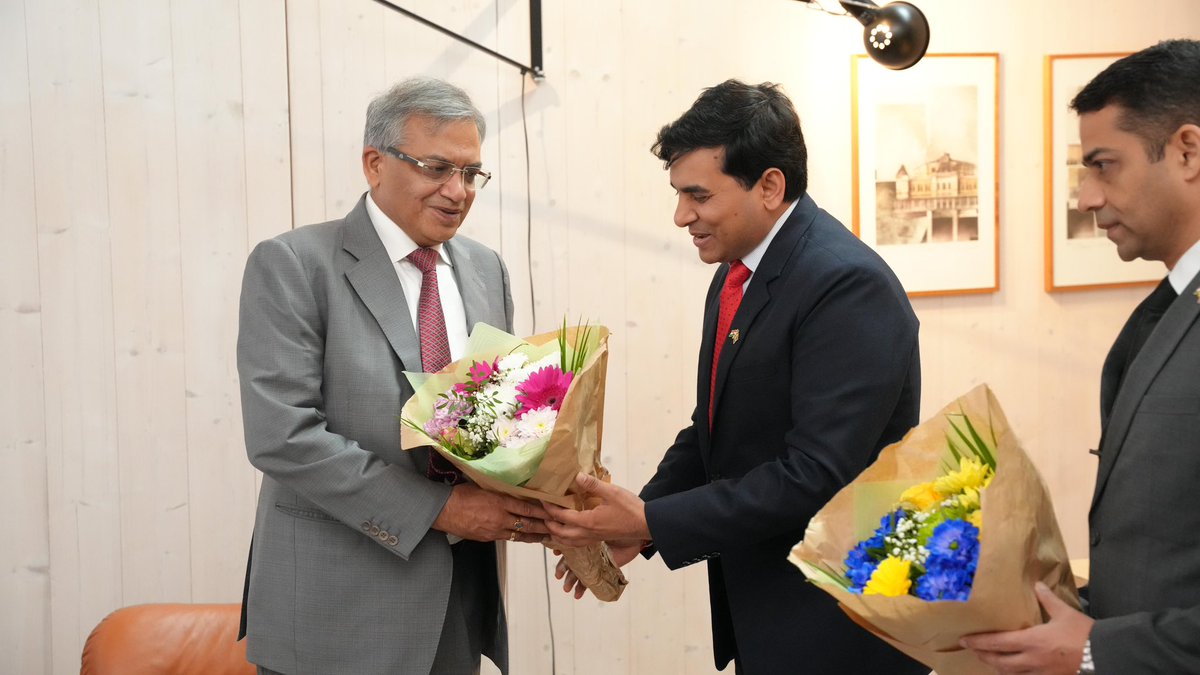ECISVEEP's tweet photo. Chief Election Commissioner Gyanesh Kumar arrives at Stockholm on his Sweden visit for the international IDEA conference. #CEC was greeted by officials from the Indian embassy at #Stockholm. He will be interacting with #NRIs and #OCIs later in the evening. https://t.co/Q0f5AcBcb2