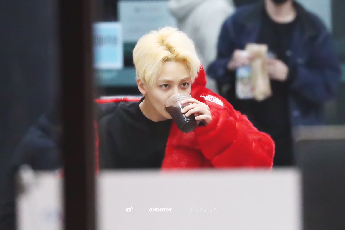 금발 윤정한 날티력 max