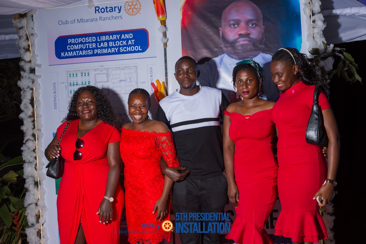 The Ranchers, visiting Rotarians, Rotaractors and invited guests including Club Sponsors, friends and family graced the event dressed in the theme : Fire and Ice. It’s without doubt that you can’t talk about Ranchers without mentioning their sense of style and fashion