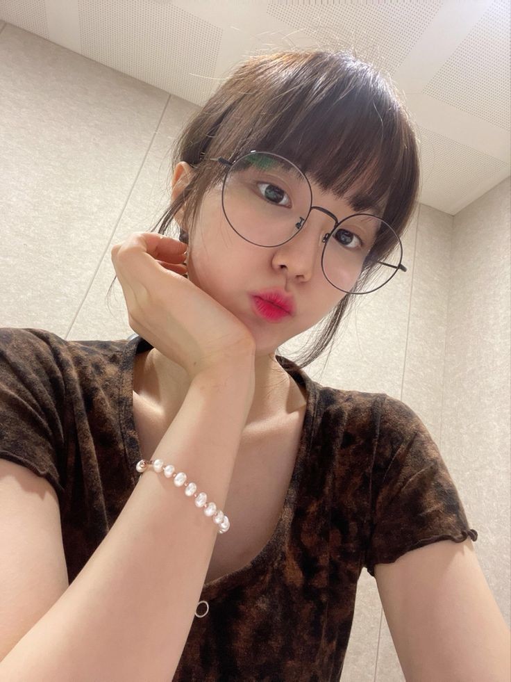 mirachelinara's tweet photo. ㅤ
Di mana ada waktu luang, di situ ada aku yang nonton Shinchan ❣️

Happy satnight🐰❣️
ㅤ https://t.co/NSnoKoqlbi