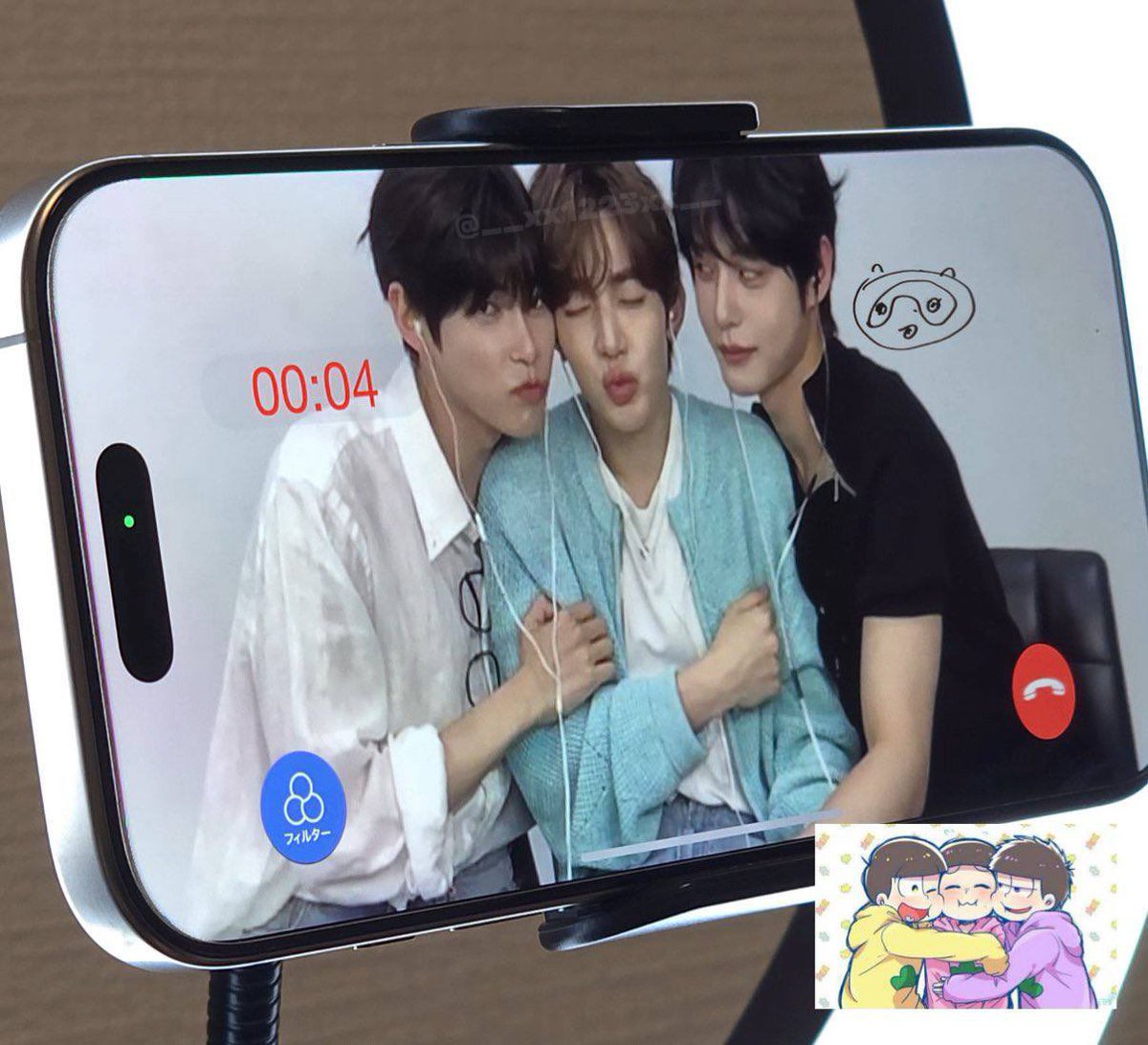 sunghanbicha's tweet image. me looking at the two people who lowkey have something going on: