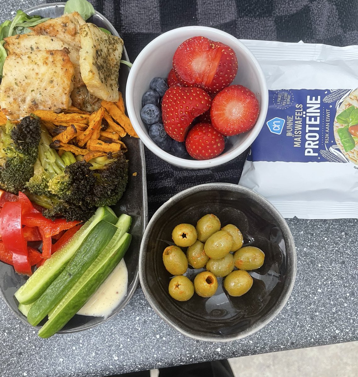 omad lunch at home - 543 cals (+a coffee)