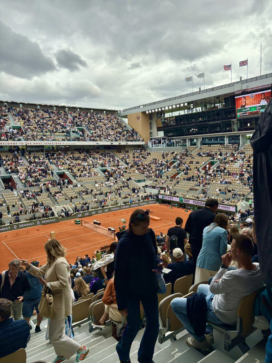 daisssukeeee's tweet photo. これから全仏オープン女子決勝🎾 https://t.co/sg0r4OYAjQ