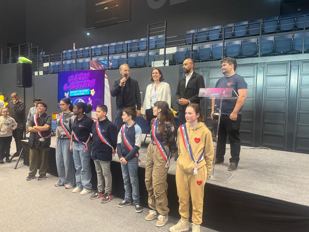 Alice Le Moal (@alicelemoal) on Twitter photo Clichy Gaming aujourd'hui au complexe Camille Muffat de <a href="/villeclichy/">Ville de Clichy-la-Garenne</a> ! Des jeux vidéos pour tous, en famille. Un beau succès !
#jeunesse #gaming Clichy Gaming aujourd'hui au complexe Camille Muffat de <a href="/villeclichy/">Ville de Clichy-la-Garenne</a> ! Des jeux vidéos pour tous, en famille. Un beau succès !
#jeunesse #gaming
