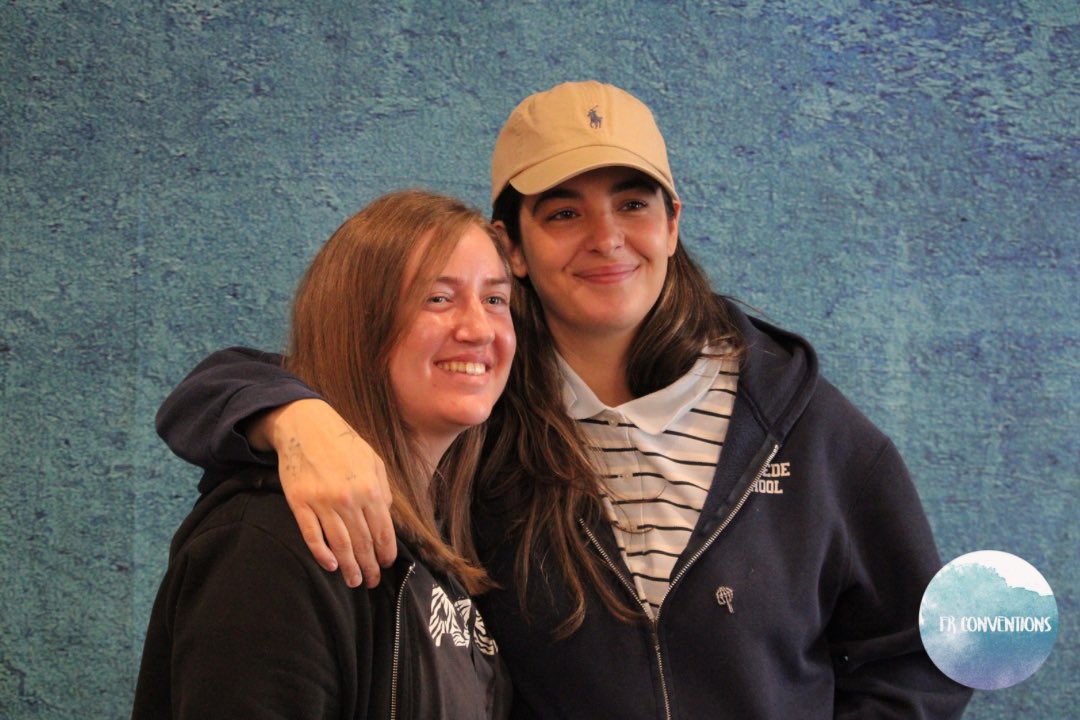 FrConventions's tweet photo. Les photoshoots sont lancés à la convention #TheWalkingDead #FATP https://t.co/kckB7EjpR5